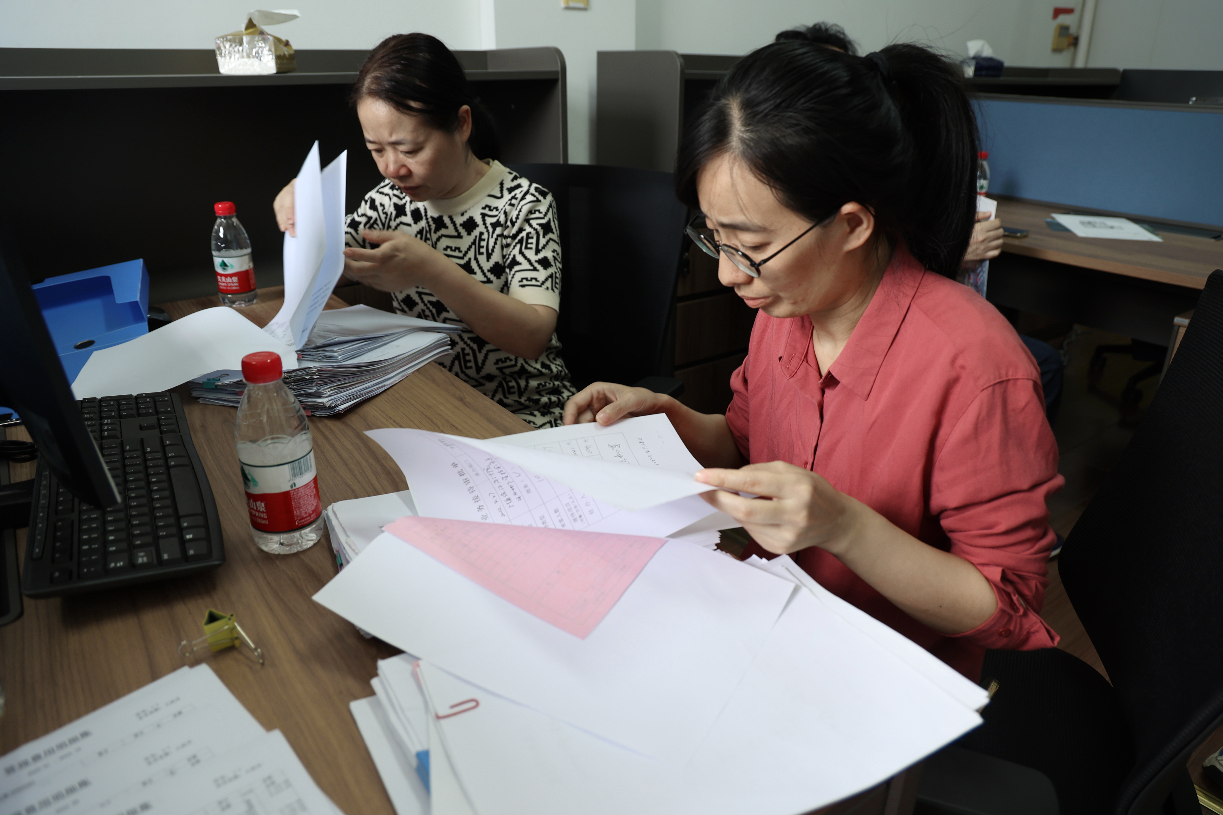 1698309326641288.jpg 房產(chǎn)財(cái)務(wù)檢查現(xiàn)場.jpg