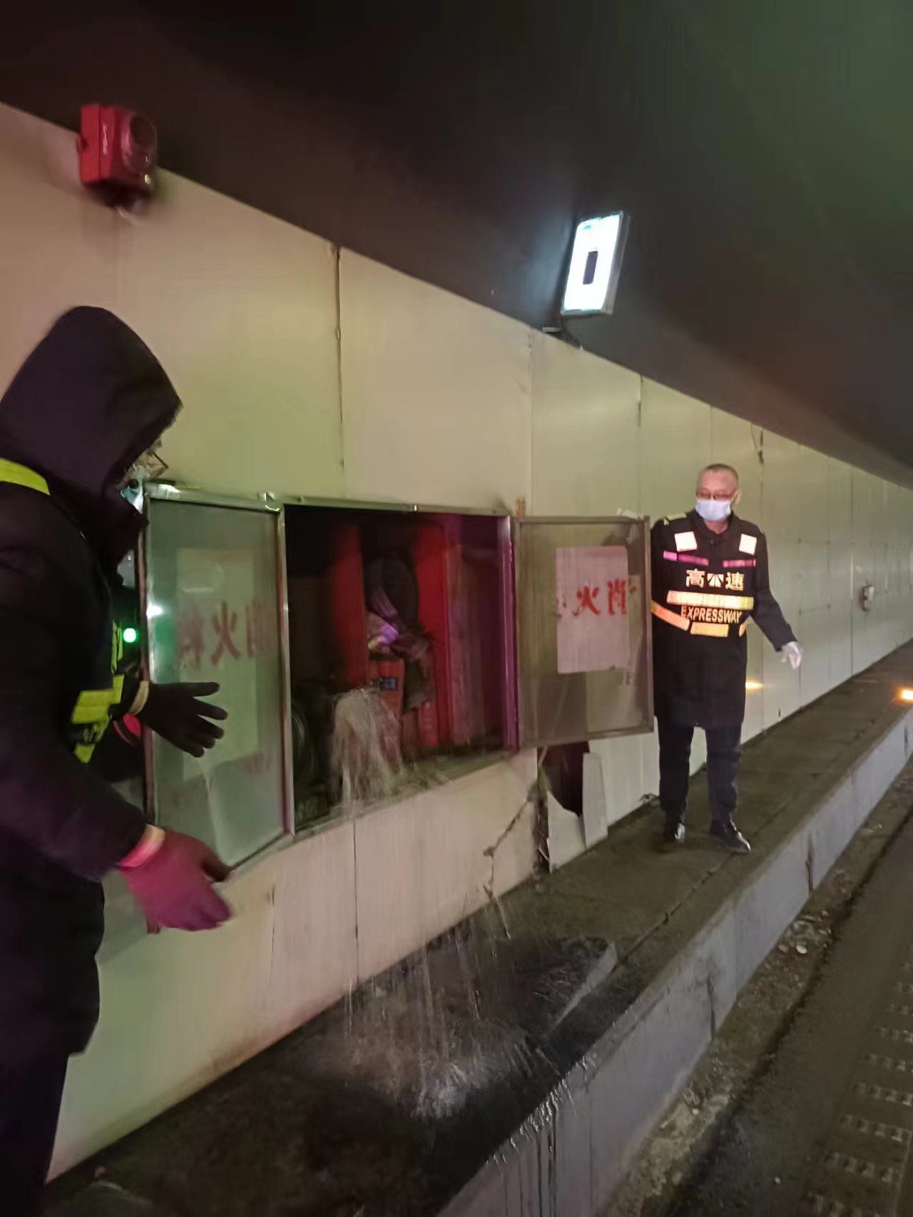 1705888224969611.jpg 隧道消防栓檢查  蔡星.jpg