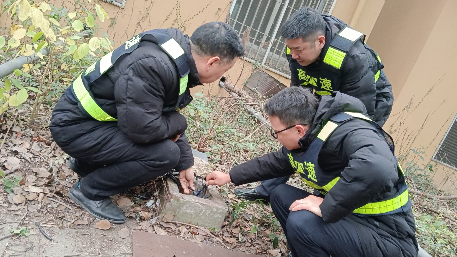 1705888252447155.jpg 蓄水池水位線檢查  毛洪迅.jpg